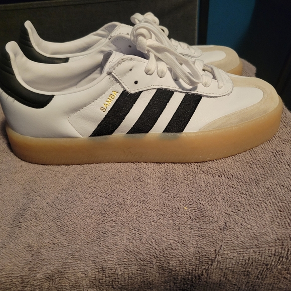 Adidas samba white, rubber sole, size 9 women - Picture 4 of 5